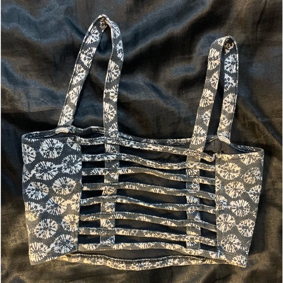 NWOT | Black/White Floral Bandeau w/ Cut Out Back from Garage | Womens Size XS - Picture 4 of 4